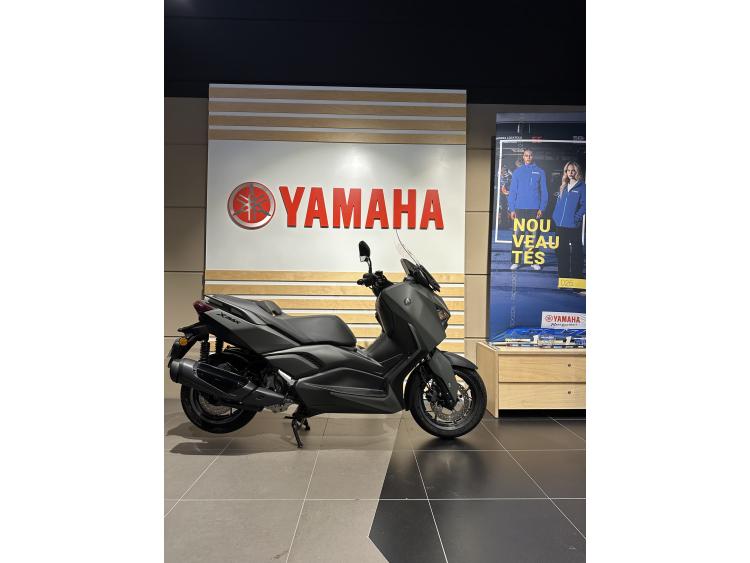 YAMAHA XMAX 300