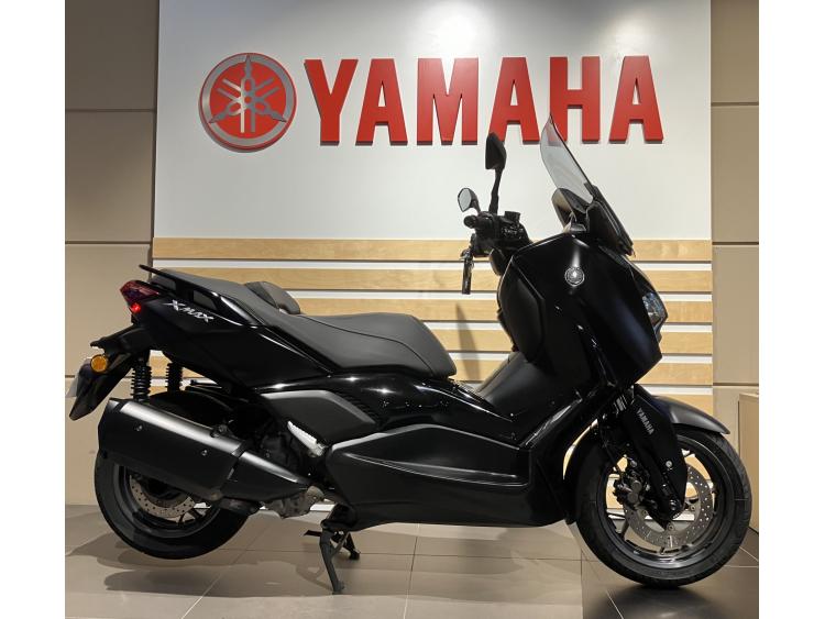YAMAHA XMAX 300 Tech Max