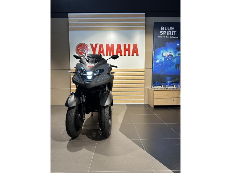 YAMAHA TRICITY 300